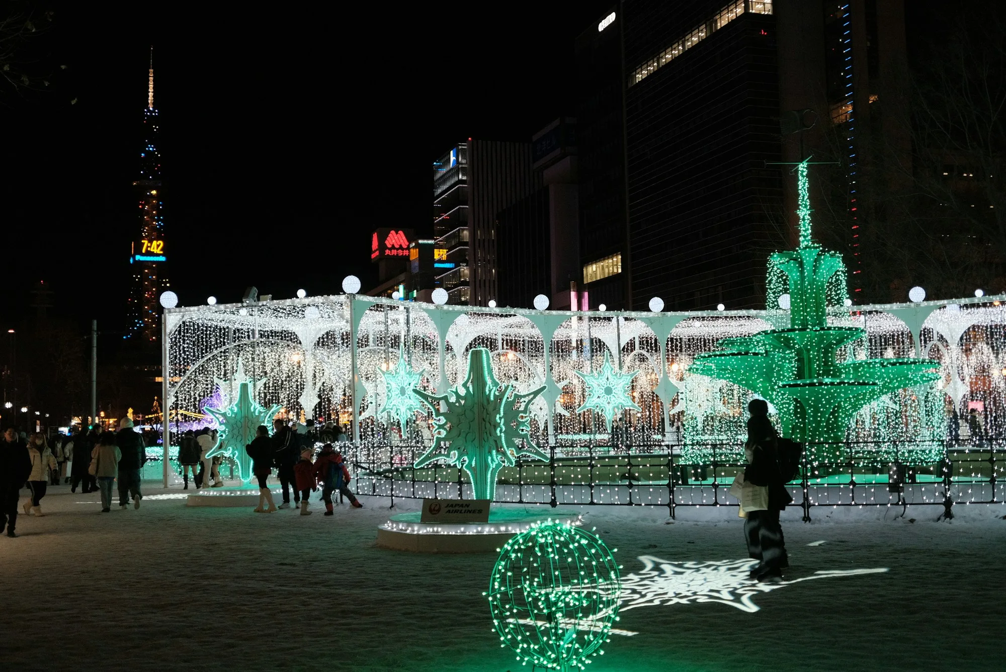 札幌雪まつり — 大通公園の氷雪像(2月)
